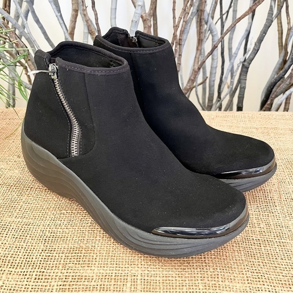 Bzees Zora Black Microfiber Washable Wedge Ankle Boots Size 8 - 8.5 Women's - Picture 5 of 11